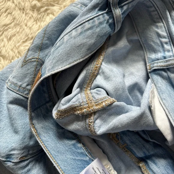 American Eagle Outfitters Light Blue Mom Jeans - Picture 4 of 14